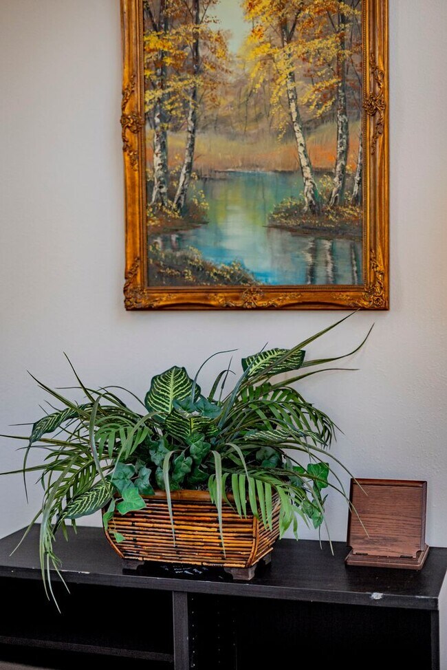 Building Photo - Fully Furnished! Prestige Luxury Single 5bed 3bath House