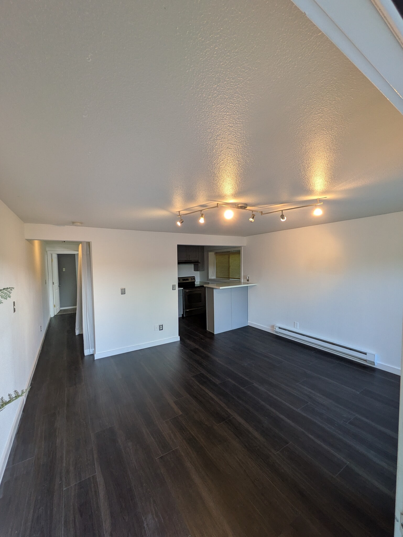 Building Photo - 3420 15th Ave W