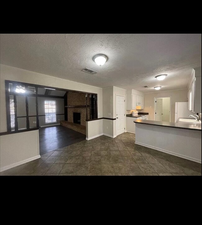 Building Photo - 233 Pecan Creek Dr