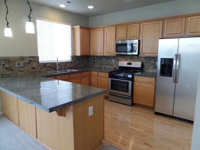 Building Photo - Gorgeous 3 Bedroom Home in Fantastic Bothell Location!
