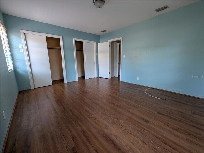 Building Photo - 206 12th Ave N