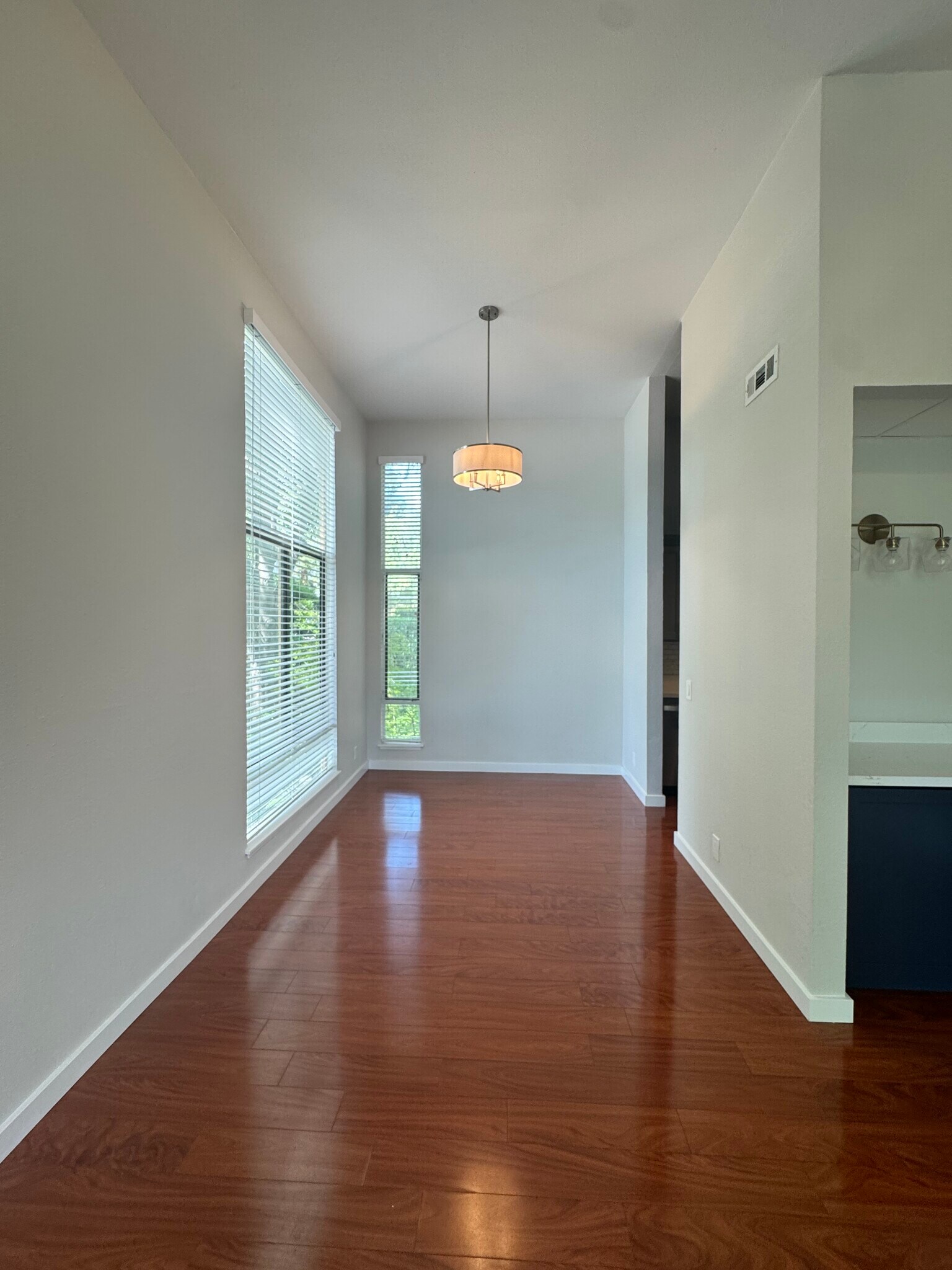 Building Photo - 300 N Civic Dr