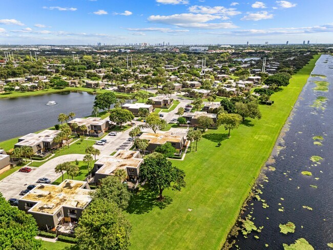 Building Photo - 2410 24th Way