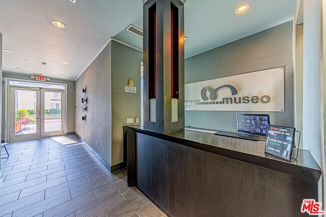 Building Photo - 600 Ridgeley Dr