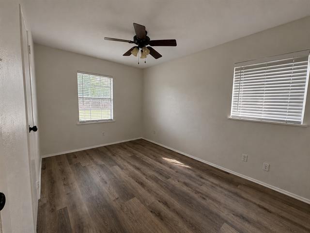 Building Photo - 409 Starling Dr