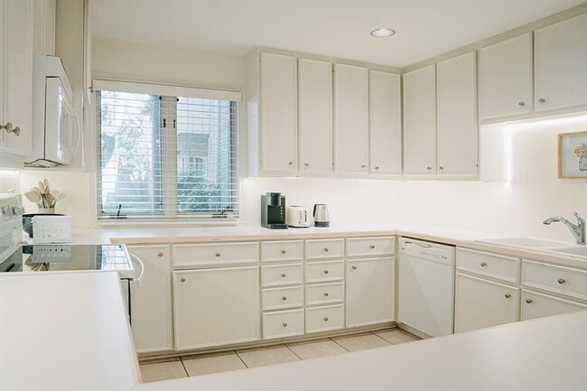 Building Photo - 6313 Crab Orchard Rd