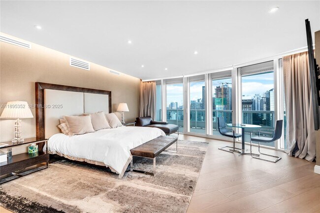 Building Photo - 1643 Brickell Ave