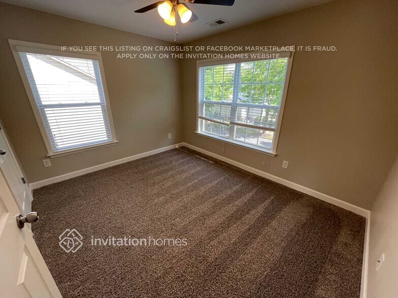 Building Photo - 13425 Pierre Reverdy Dr