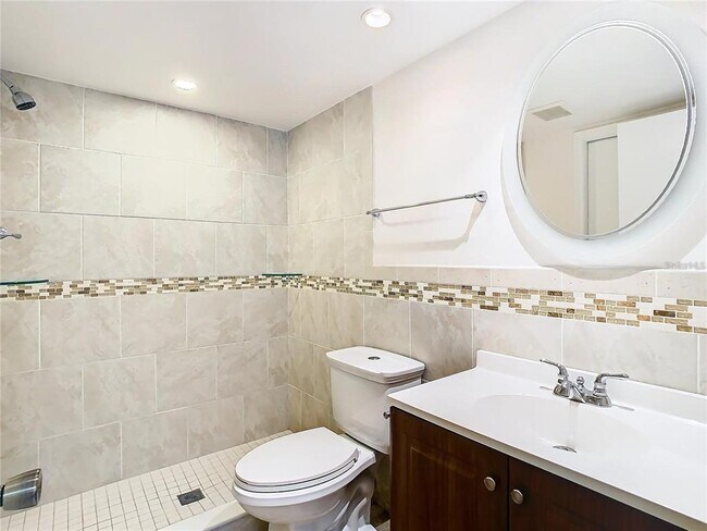 Building Photo - 9558 Tara Cay Ct