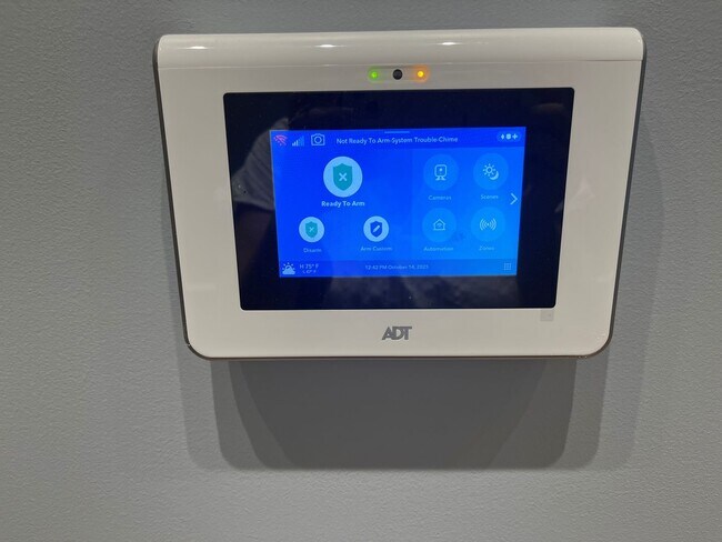 Building Photo - Available Condo in the Heart of Downtown A...