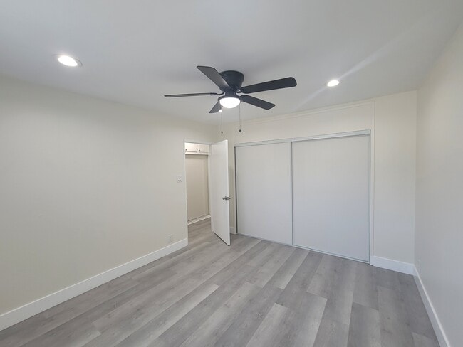 Building Photo - 14609 Saticoy St