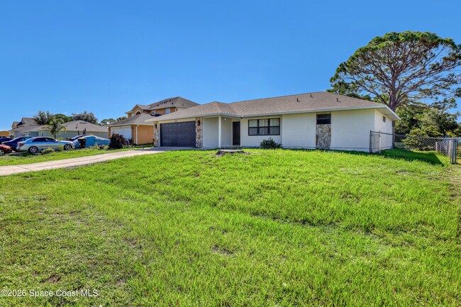 Building Photo - 1635 Adview Rd SE