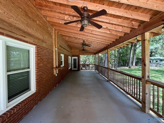 Building Photo - 146 Bob White Dr