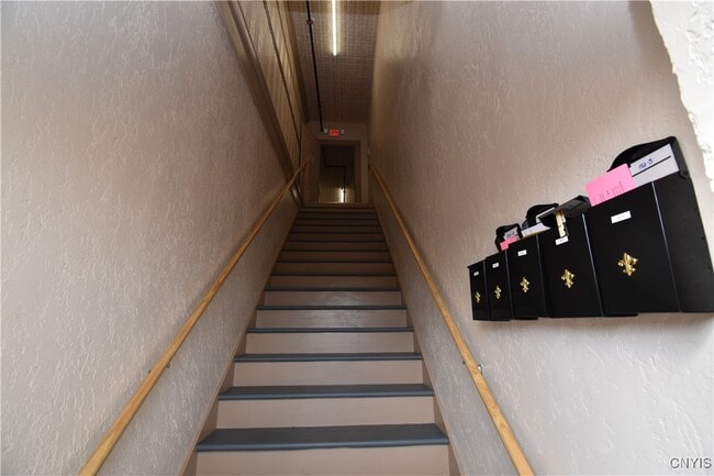 Building Photo - 152 Court 5 Ct