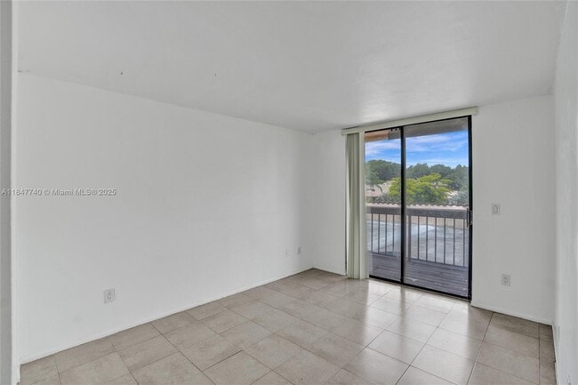 Building Photo - 20607 NE 7th Ct