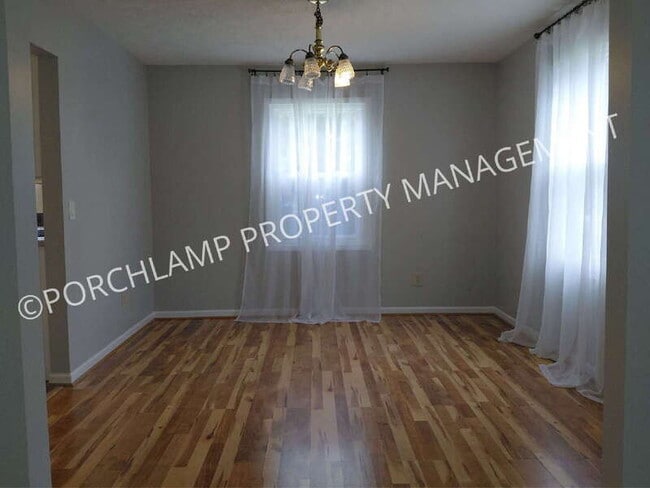 Building Photo - 3045 Chaminade Ct SW
