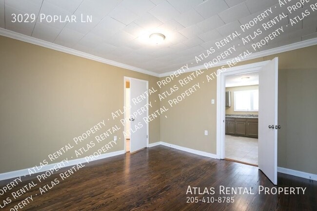 Building Photo - 3029 Poplar Ln