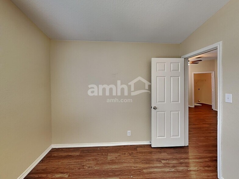 Building Photo - 11154 Bold Forbes
