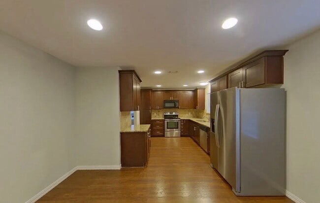 Building Photo - AVAILABLE NOW