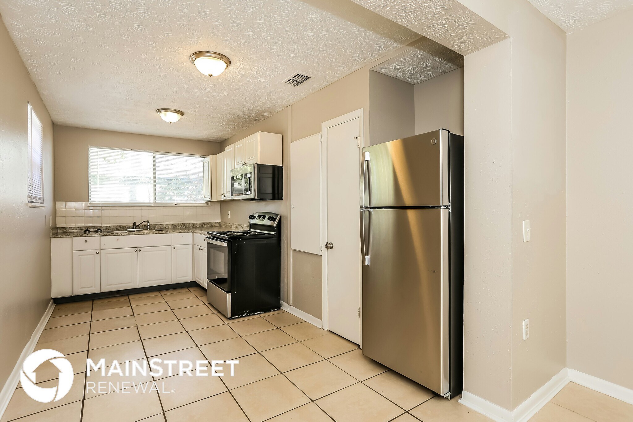 Building Photo - 1411 Palmdale St