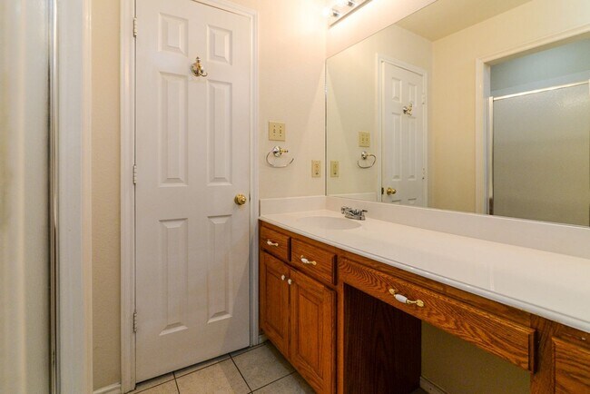 Building Photo - Spacious 2 Bedroom, 2 Bath Duplex – Over 1...