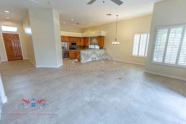 Building Photo - 9562 E Cavalry Dr