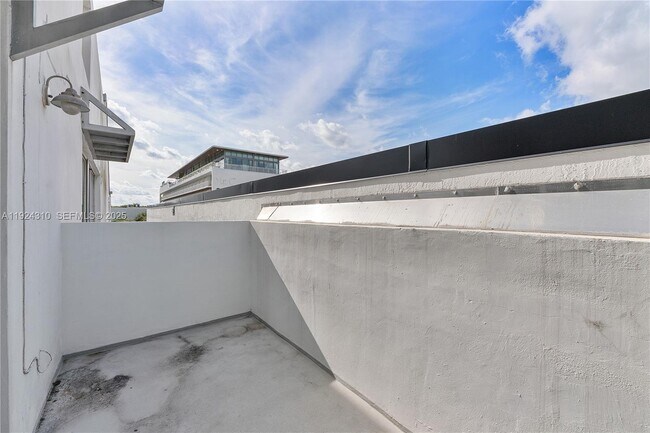 Building Photo - 2977 McFarlane Rd