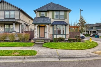 Building Photo - 590 SW 199th Ave