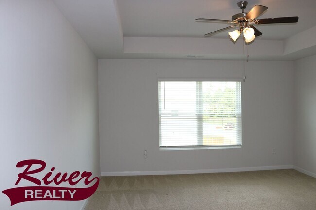 Building Photo - Laurel Park Townhouse