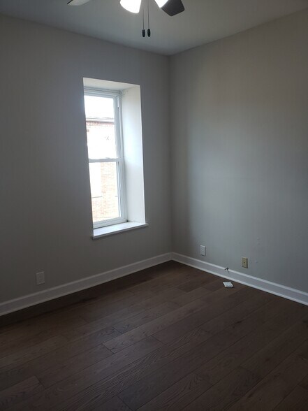 Building Photo - 2205 S 13th St