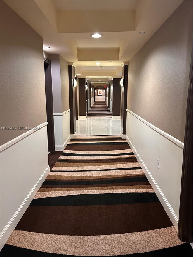 Building Photo - 610 W Las Olas Blvd