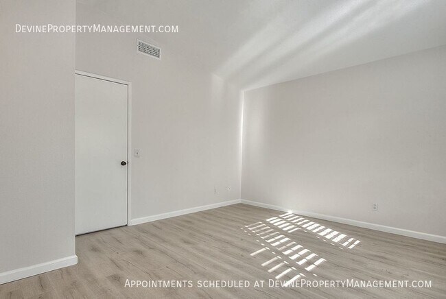 Building Photo - 902 California Privado