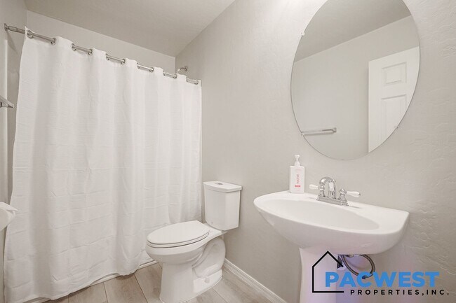 Building Photo - Welcome to your new home in Surprise!