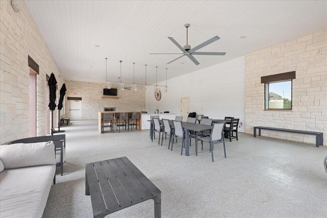 Building Photo - 16901 Morelle Dr