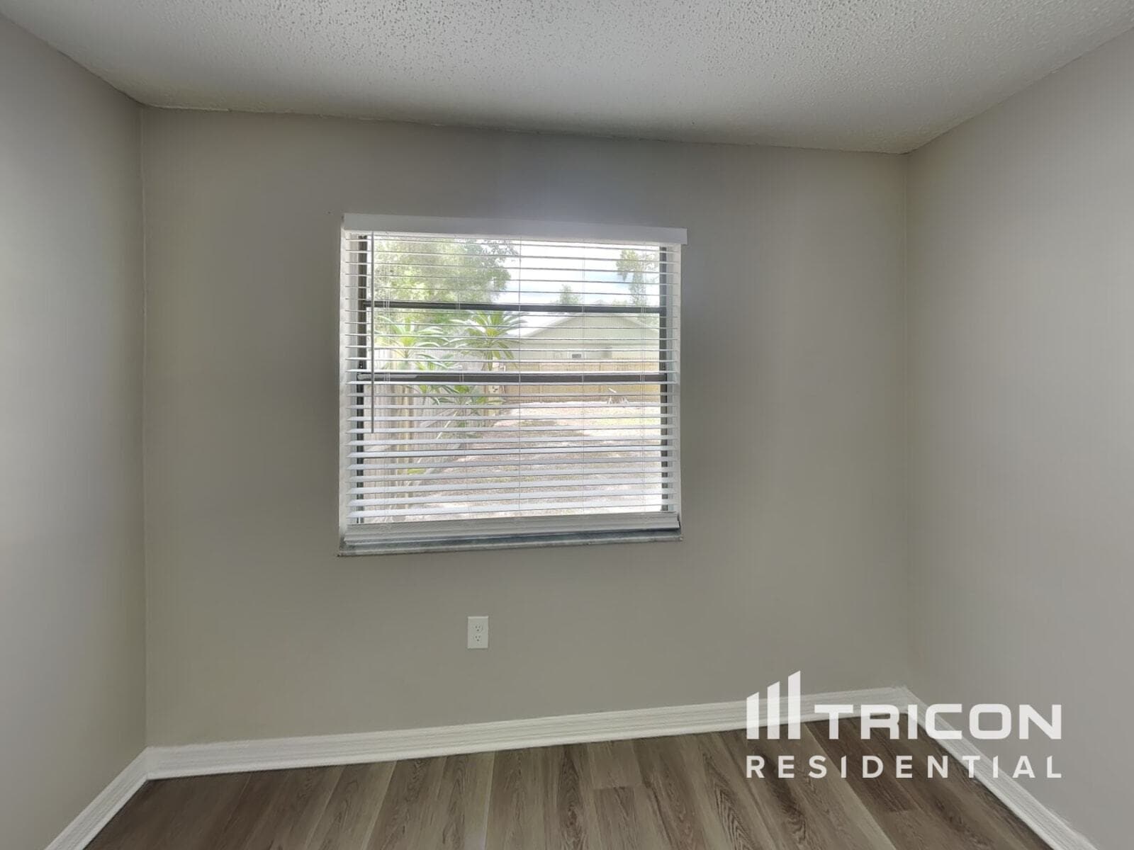 Building Photo - 2962 Woodpine Cir