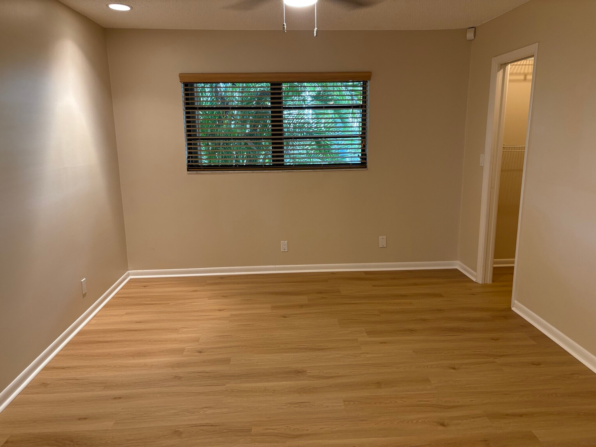 Building Photo - 3951 NE 17th Ave