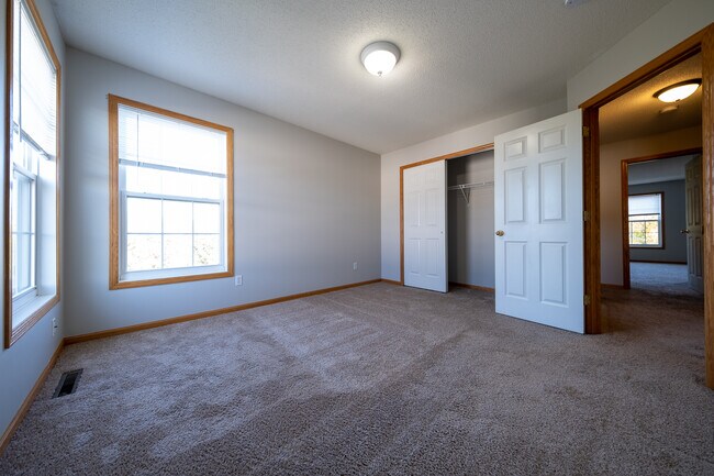 Building Photo - 7929 Stratford Cir N