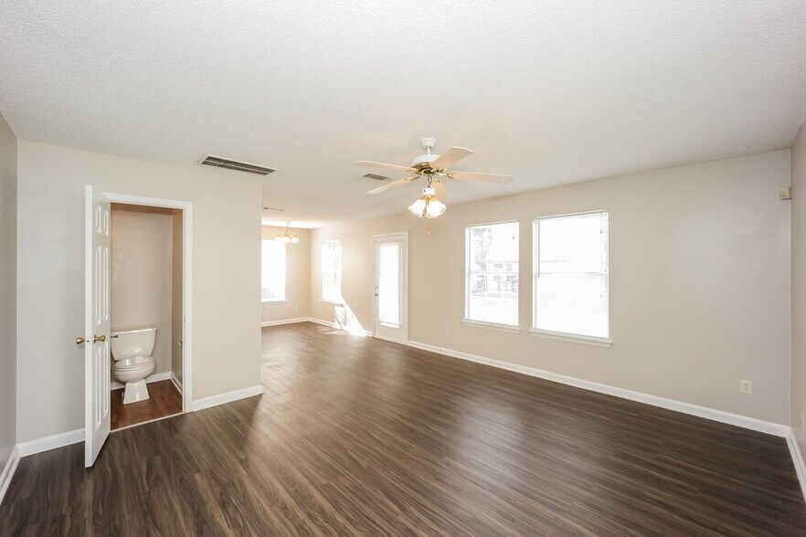 Building Photo - 2222 Tuley Dr