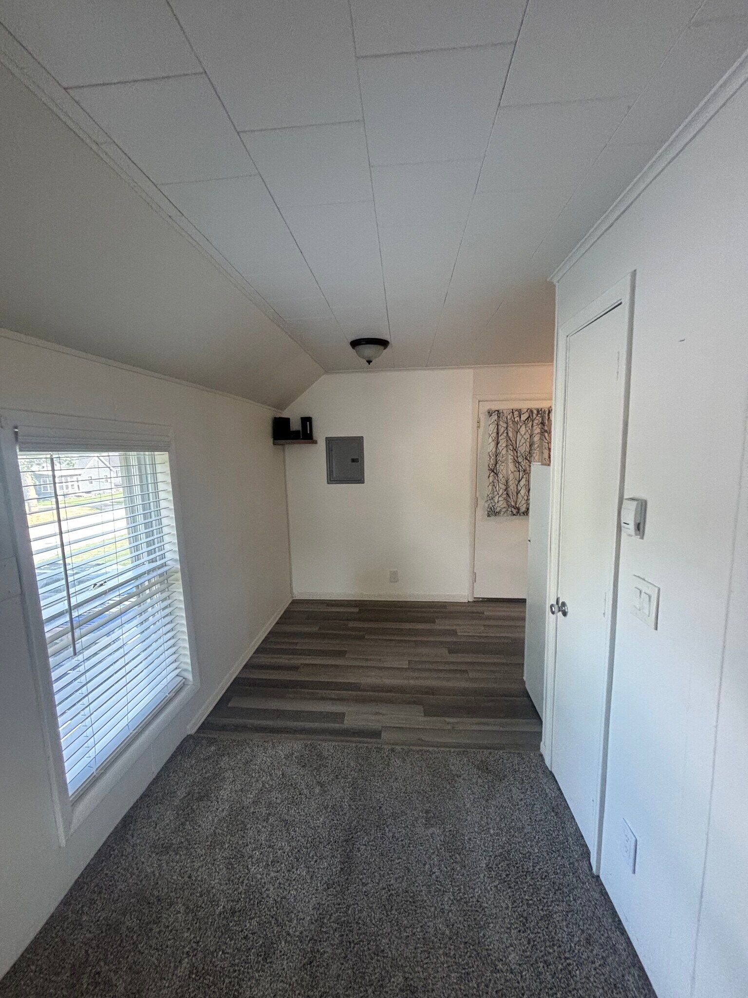 Dining area - 130 Grafton Ave