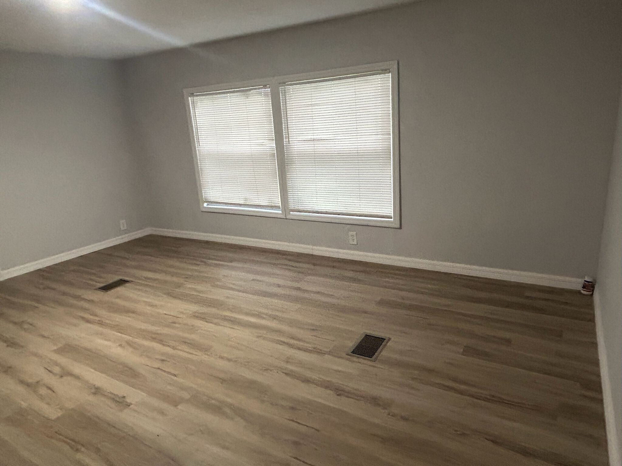 Building Photo - 3844 Hixon Ave
