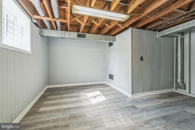 Building Photo - 5919 Daywalt Ave