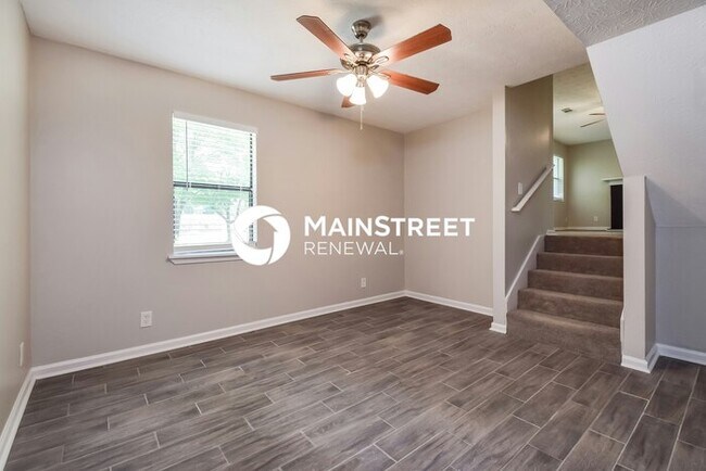 Building Photo - 3 Bedroom Pet-Friendly Home in Snellville, GA with Main Street Renewal