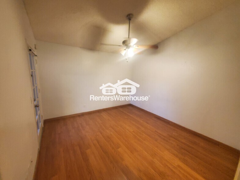 Building Photo - 1718 S Longmore