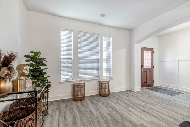 Building Photo - 22406 Miramar Crest Dr