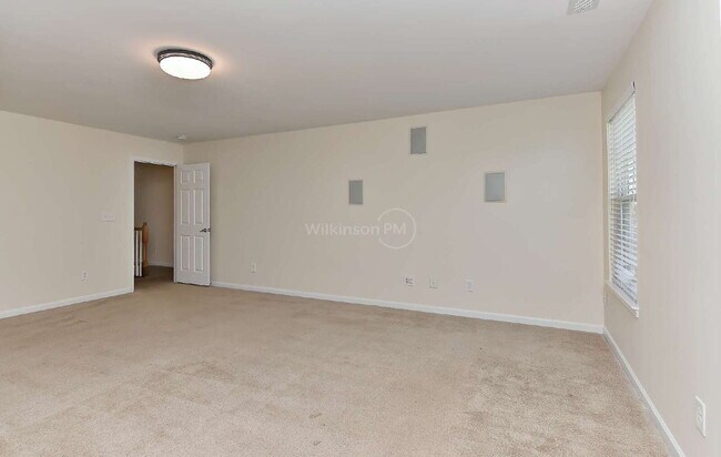 Building Photo - Beautiful 3,409 sqft 5-bedroom 3-bath Exec...