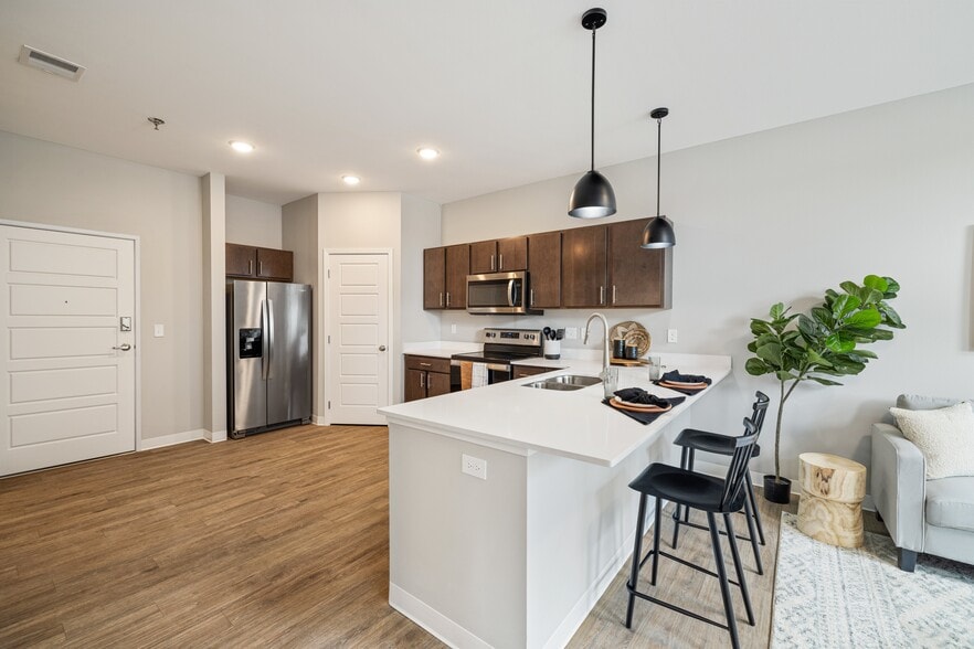 Primary Photo - EagleRidge Plaza Residences