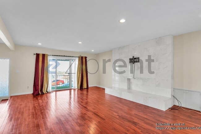 Building Photo - 341 Malcolm Ave