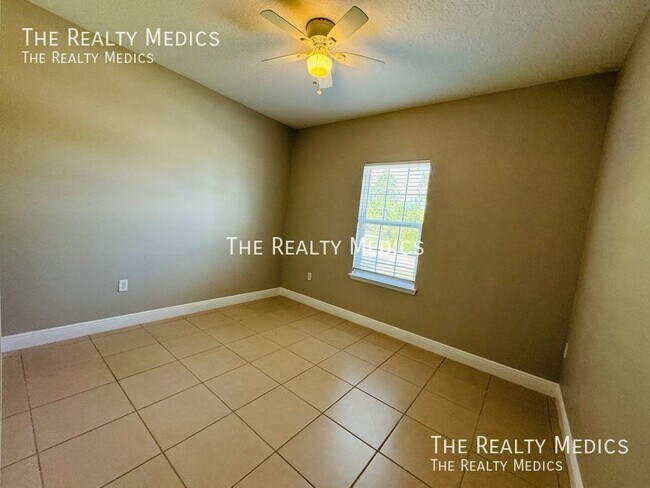 Building Photo - 1417 Swan Ct