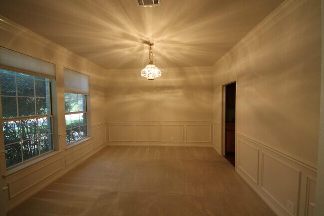 Building Photo - 10225 Open Gate Dr
