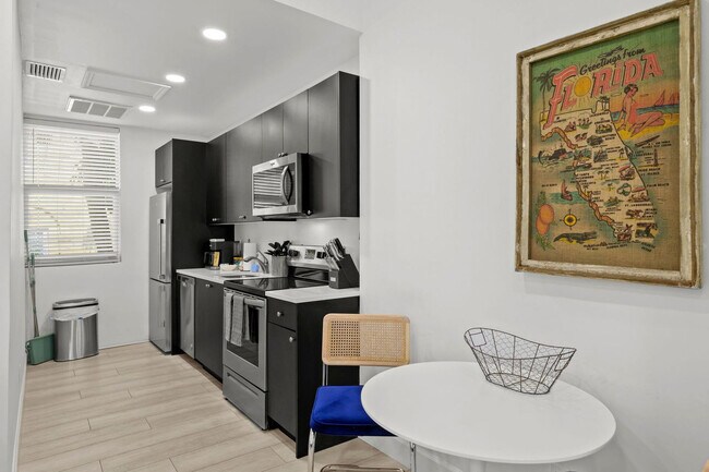 Building Photo - 1862 6th St